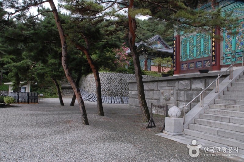 Gakwonsa Temple  (2/11)