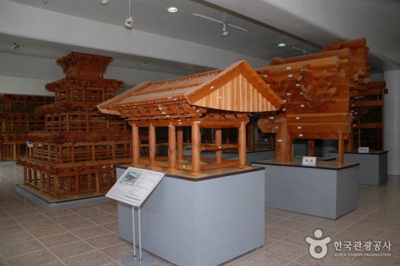 Korea Traditional Architecture Museum  (1/14)