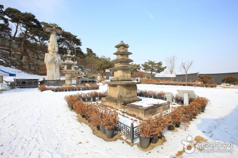 Gwanchoksa Temple  (15/27)