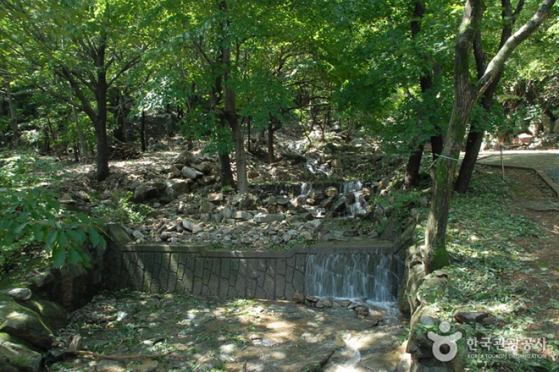 Oseosan Mountain Natural Recreation Forest  (1/17)
