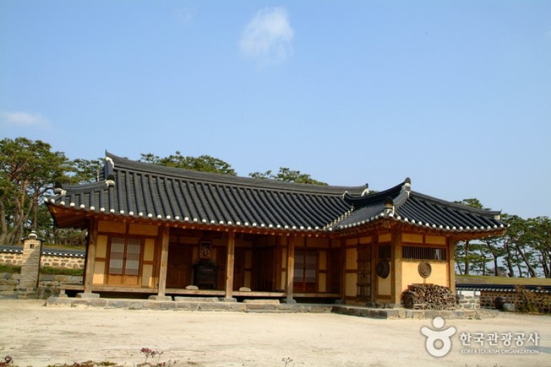 Solmoe Holy Ground  (1/9)