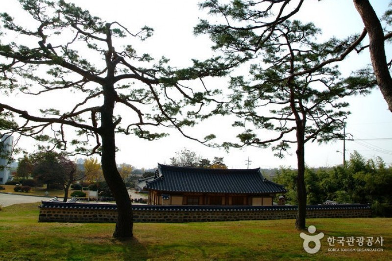 Solmoe Holy Ground  (5/9)