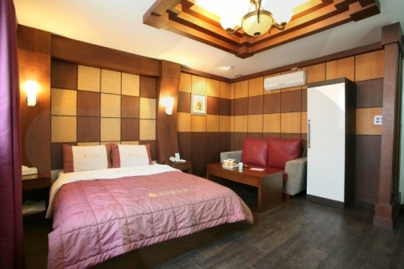 Cheonan Central Tourist Hotel 