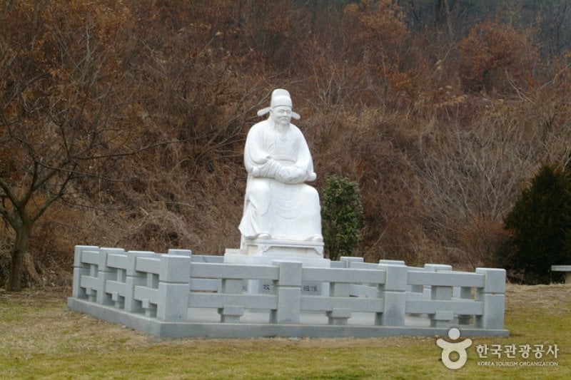 Munheon Confucian School (문헌서원) (6/9)