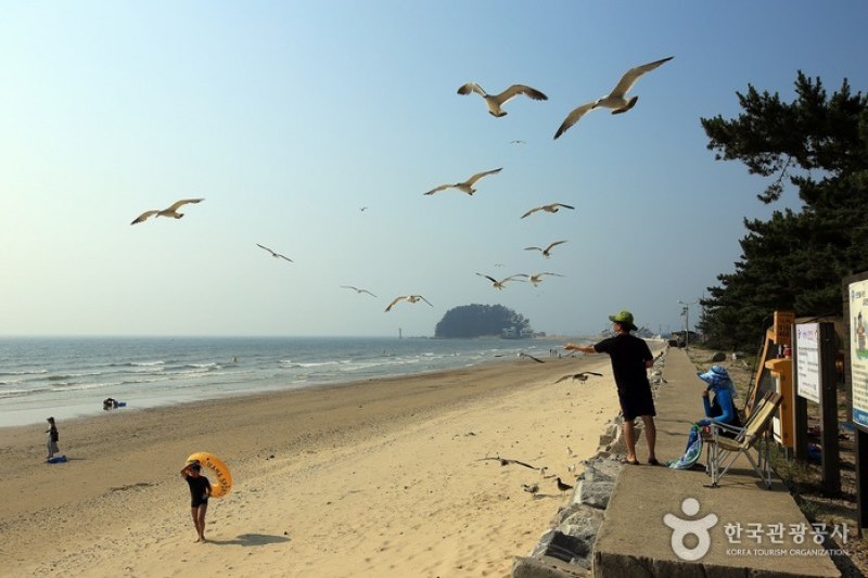 Mageompo Beach  (4/22)