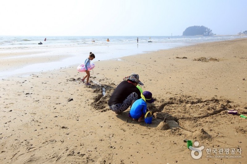 Mageompo Beach  (6/22)