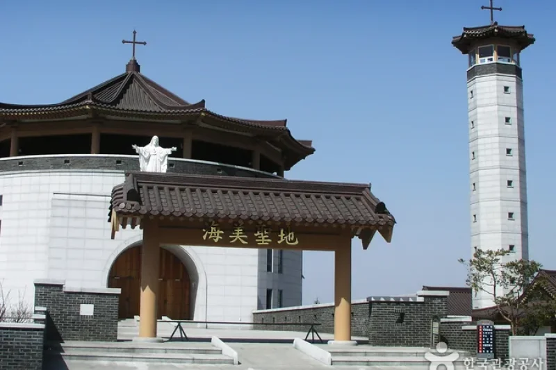 Haemi Martyrdom Holy Ground (Yeosutgol) (해미순교성지(여숫골)) (1/4)