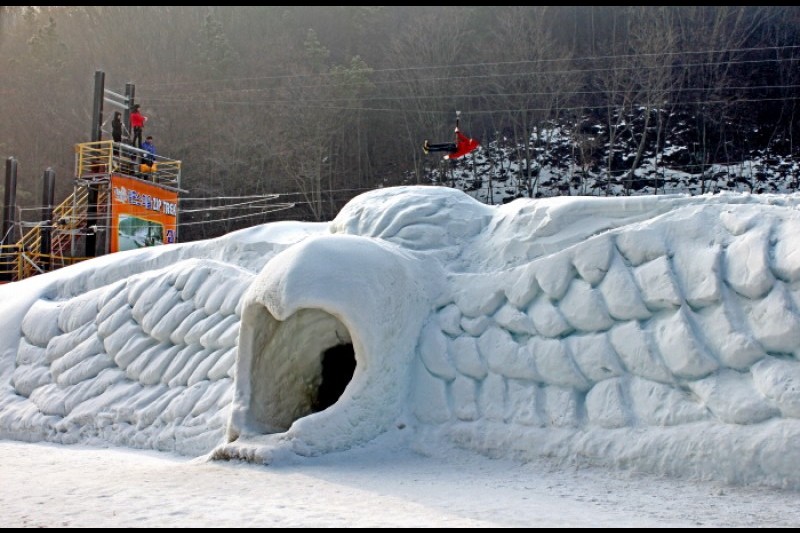 Chilgapsan Ice Fountain Festival  (4/15)