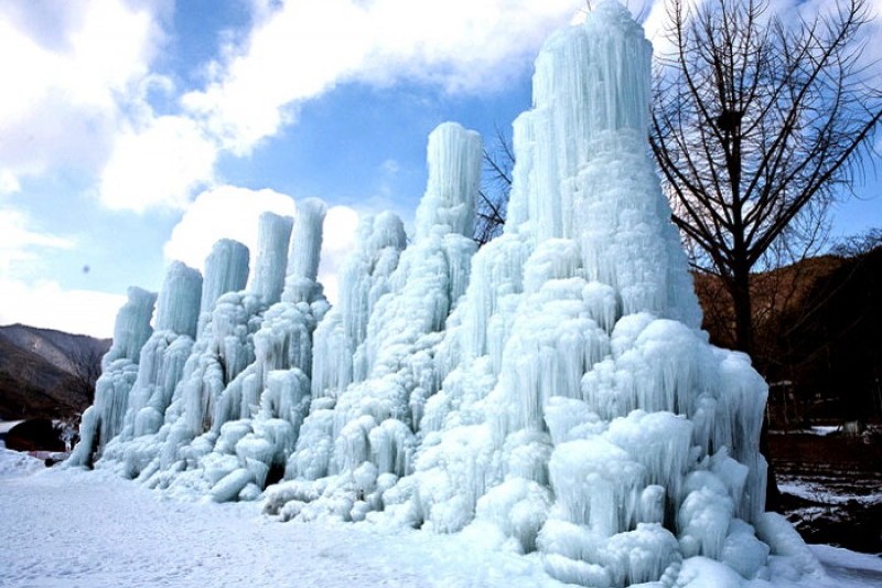 Chilgapsan Ice Fountain Festival  (5/15)