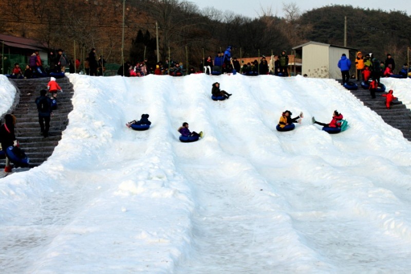 Chilgapsan Ice Fountain Festival  (6/15)