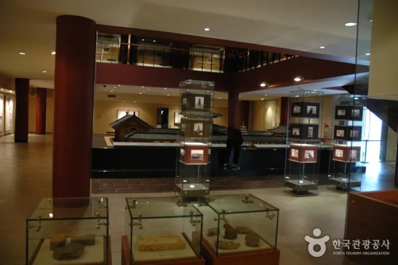 Jeongnimsaji Museum  (11/19)
