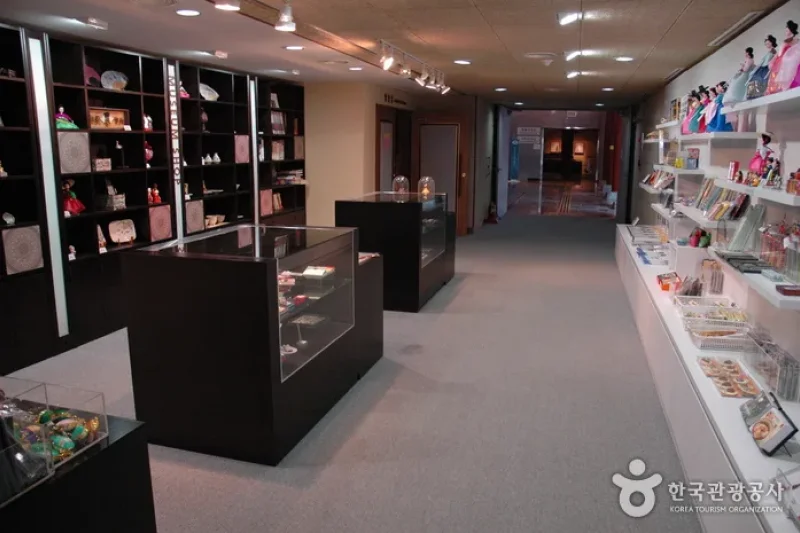 Jeongnimsaji Museum  (13/19)