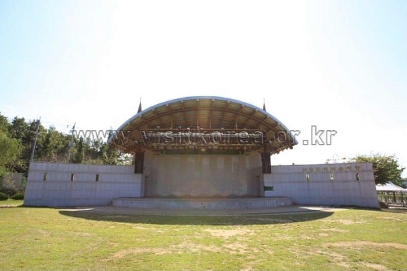 Sinjeongho Tourist Park  (5/26)