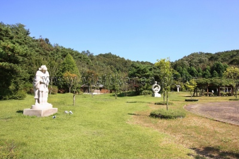 Sinjeongho Tourist Park  (15/26)