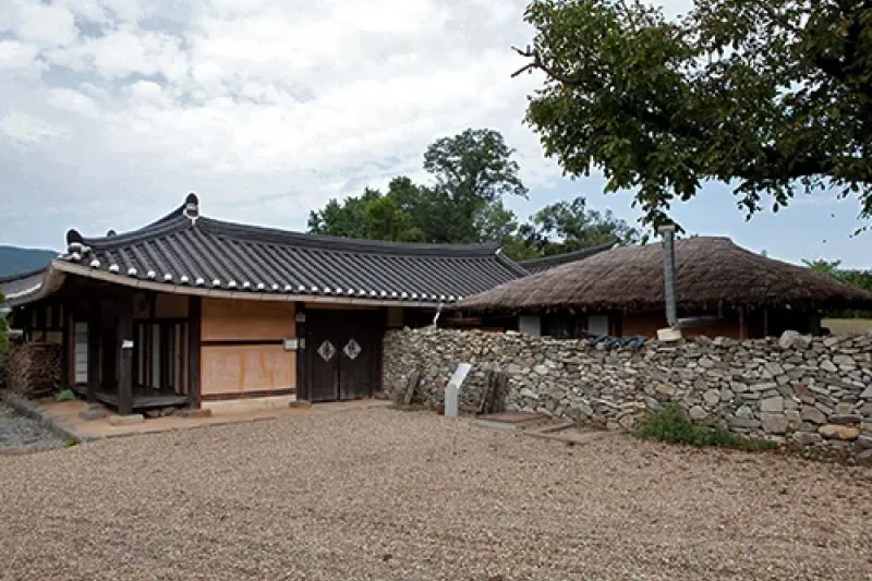 Pungdeok House - Hanok Stay  (1/8)