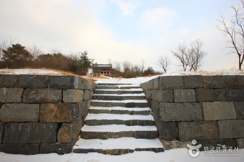 Historic Site of General Gyebaek  (7/38)
