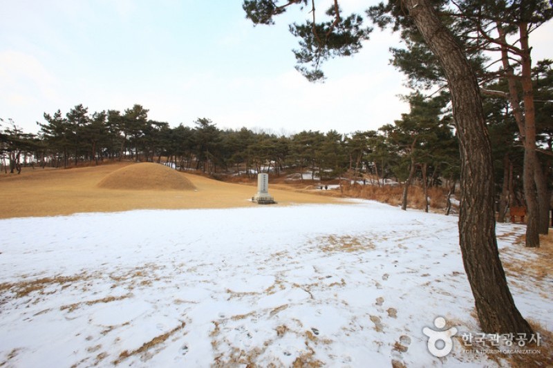 Historic Site of General Gyebaek  (9/38)