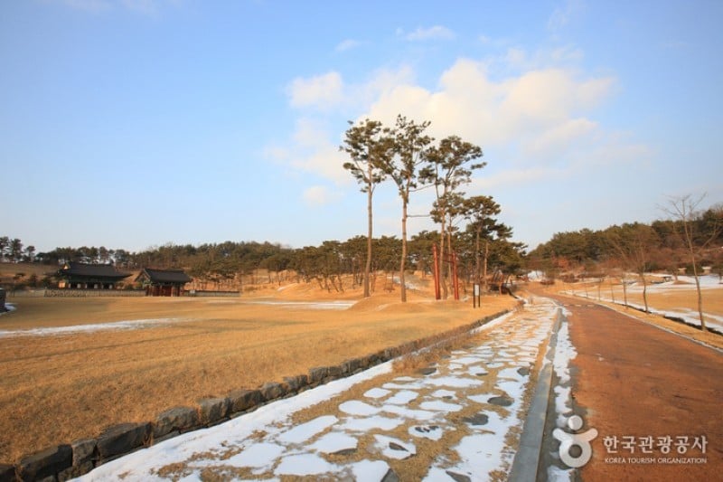 Historic Site of General Gyebaek  (21/38)