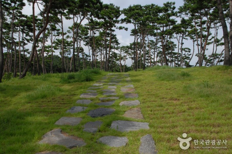 Historic Site of General Gyebaek  (32/38)