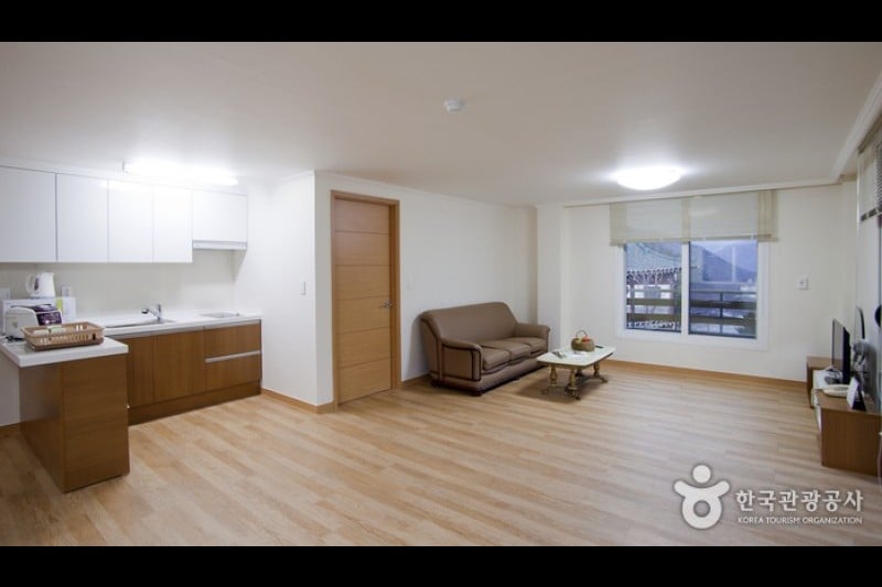 Donghak Mountain Villa - Goodstay  (7/22)