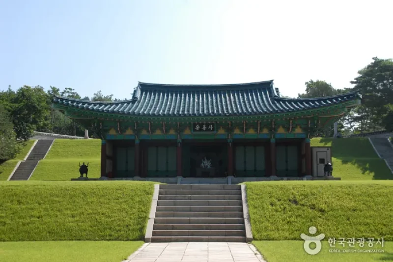 Chilbaekuichong Tombs (Geumsan) (금산 칠백의총) (2/18)