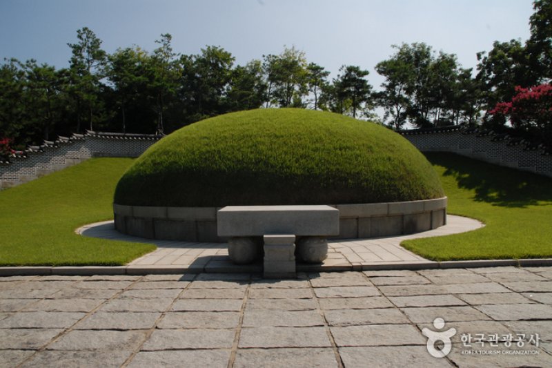 Chilbaekuichong Tombs (Geumsan) (금산 칠백의총) (6/18)