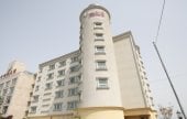 Jade Resortel - Goodstay 