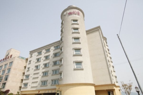 Jade Resortel