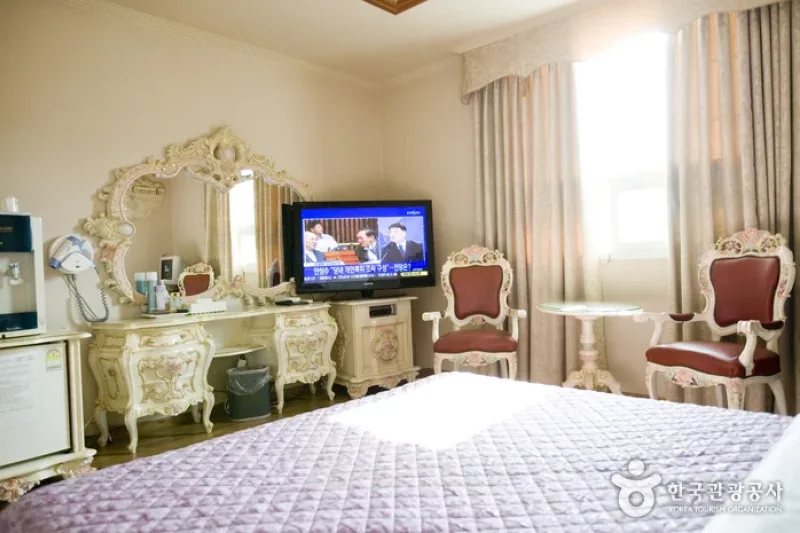 Palm Spring Hotel - Goodstay  (5/13)