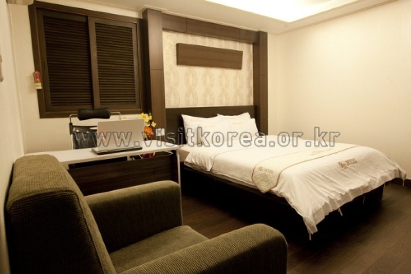 Rex hotel - Goodstay  (7/16)