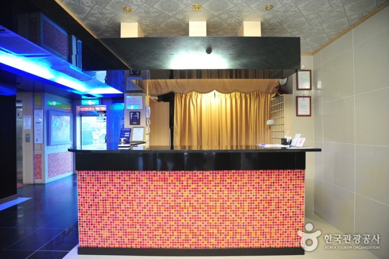 Hotel Cherbourg - Goodstay  (3/16)