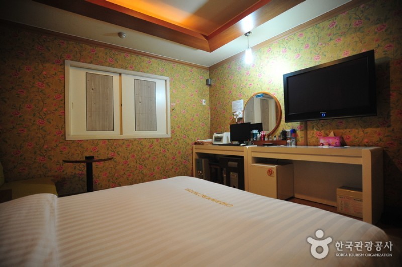 Hotel Cherbourg - Goodstay  (5/16)