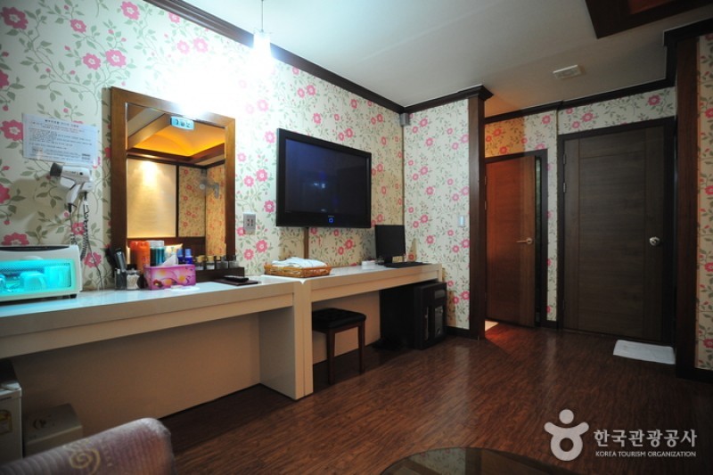 Hotel Cherbourg - Goodstay  (10/16)