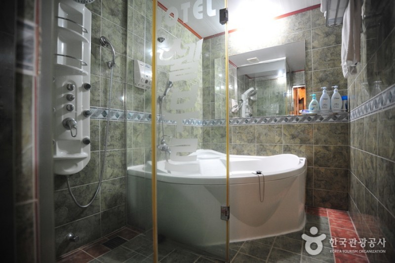 Hotel Cherbourg - Goodstay  (11/16)