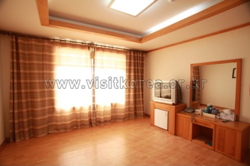 Hotel view - Goodstay  (6/20)