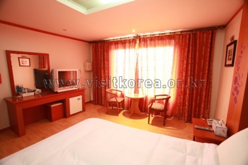 Hotel view - Goodstay  (11/20)