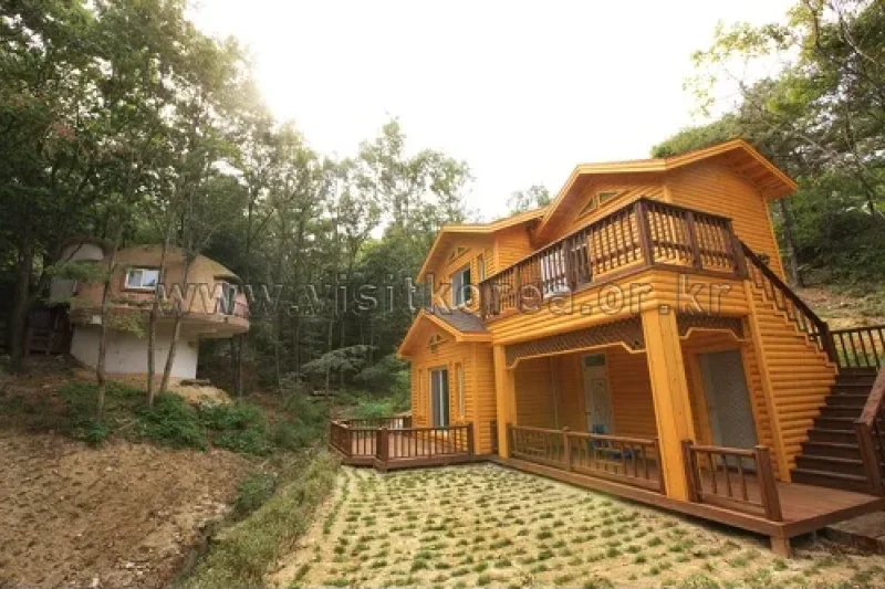 Yeonginsan Natural Forest (영인산자연휴양림) (1/26)