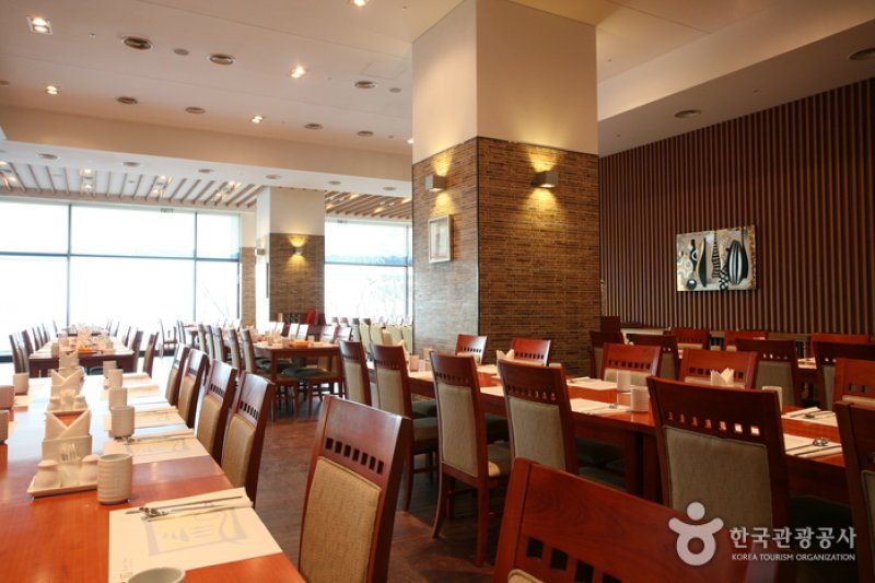 Muchangpo Beache Palace (무창포 비체팰리스) (4/16)