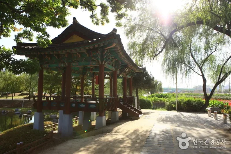 Cheonan Three-way Intersection Park  (9/11)