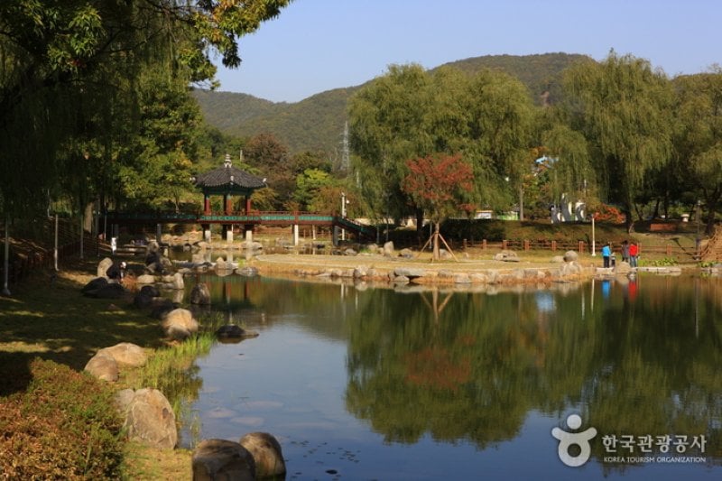 Cheonan Three-way Intersection Park  (10/11)