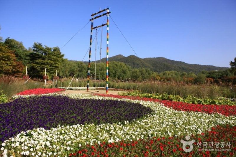 Cheonan Three-way Intersection Park  (11/11)