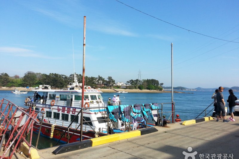 Yeongmokhang Harbor (영목항) (1/15)
