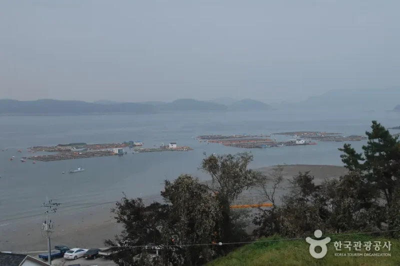 Yeongmokhang Harbor (영목항) (4/15)