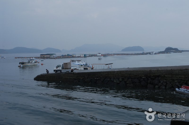 Yeongmokhang Harbor (영목항) (6/15)