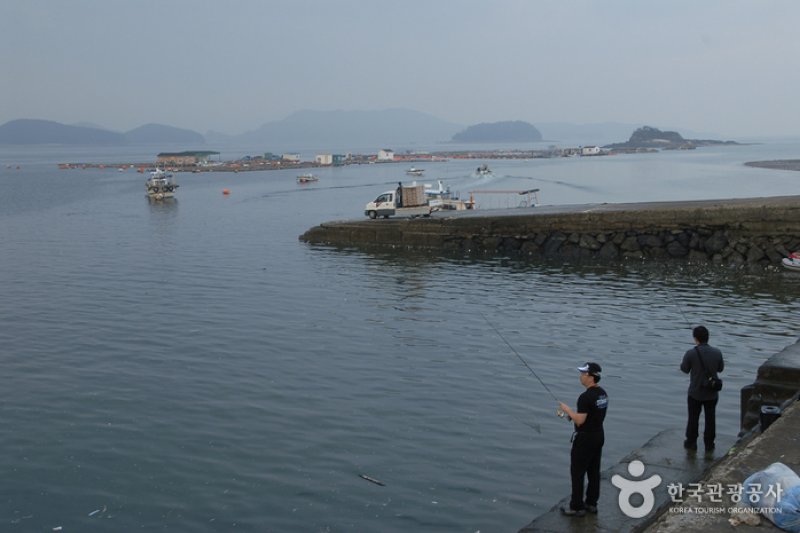 Yeongmokhang Harbor (영목항) (9/15)