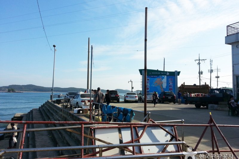 Yeongmokhang Harbor (영목항) (13/15)