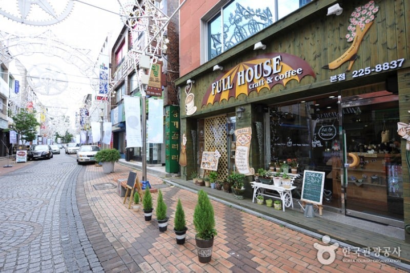 Gwangju Art Street  (2/14)