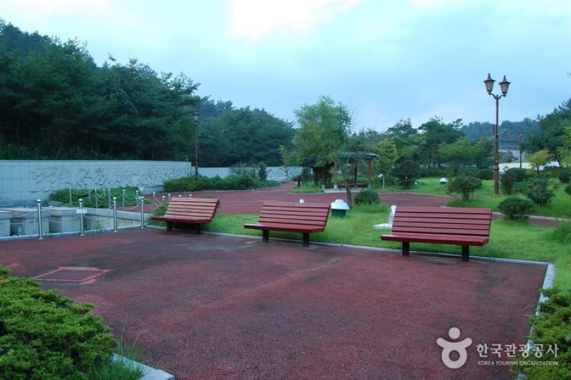 May 18th National Cemetery  (15/38)