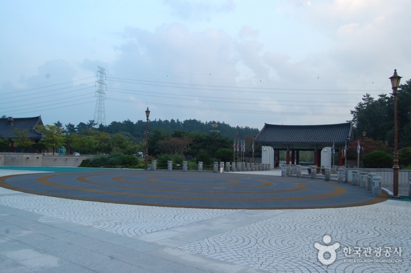 May 18th National Cemetery  (18/38)