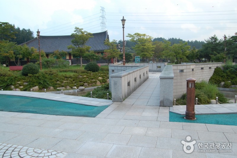 May 18th National Cemetery  (20/38)